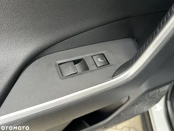 Car image 32