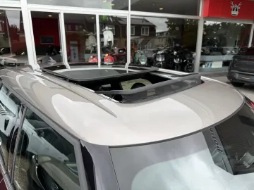 Car image 32