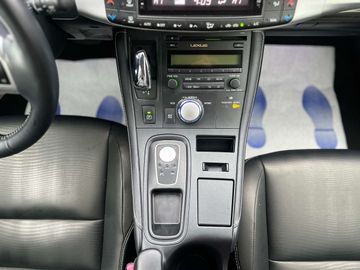 Car image 18