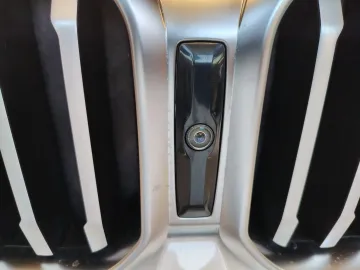 Car image 38