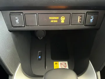 Car image 28