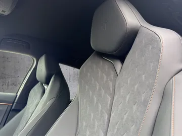 Car image 34