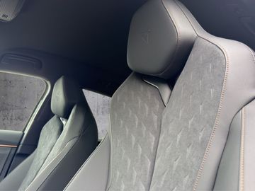 Car image 34