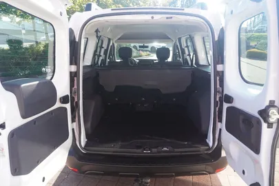 Car image 31