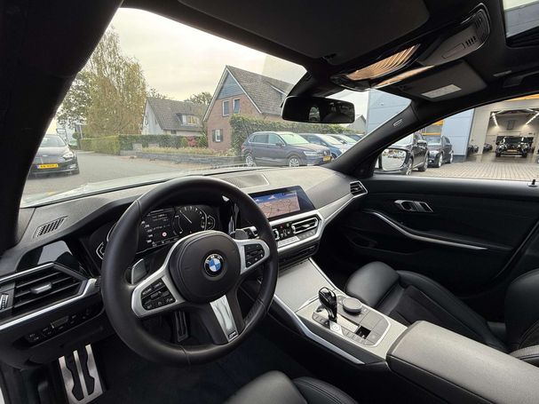 BMW 330e Touring M Sport xDrive 215 kW image number 18