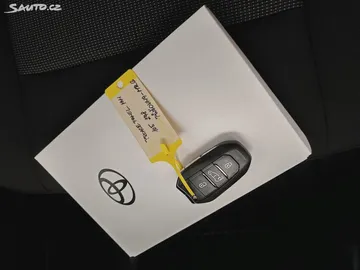 Car image 26