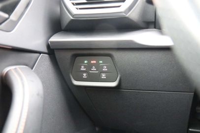 Car image 33