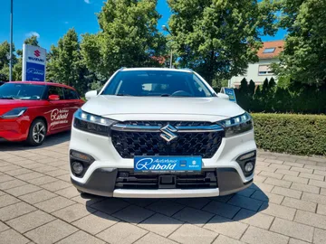 Car image 4