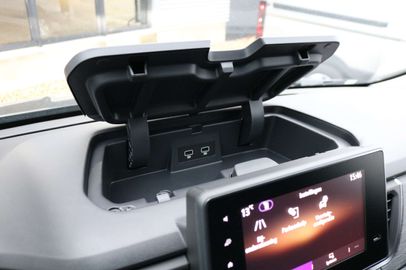 Car image 37