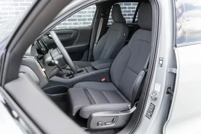 Car image 43