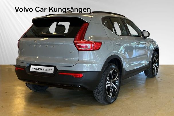 Volvo XC40 B4 Plus Dark 147 kW image number 2