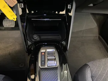 Car image 38