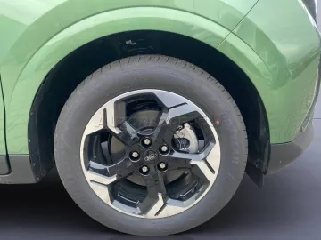 Car image 25