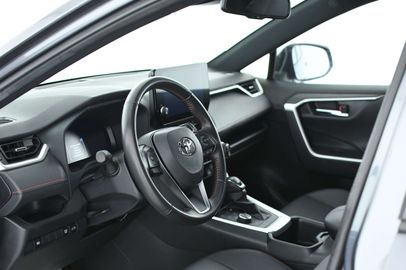 Car image 10