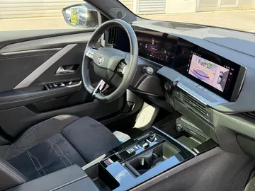 Car image 33