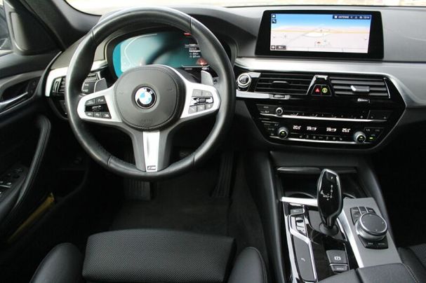 BMW 330e Touring M Sport 215 kW image number 5