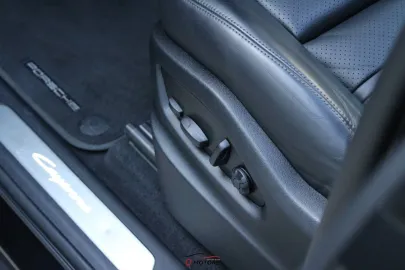 Car image 37