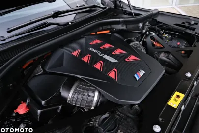 Car image 40