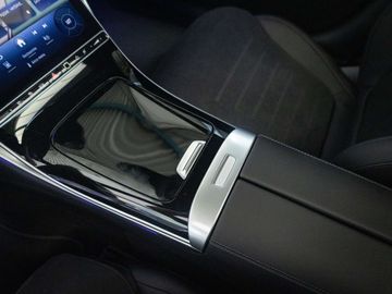 Car image 33