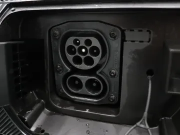 Car image 33