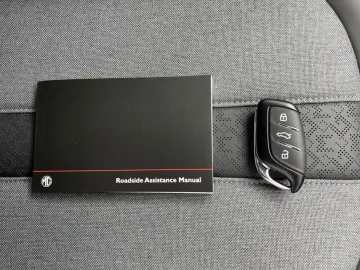 Car image 30