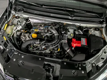 Car image 26