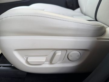 Car image 32