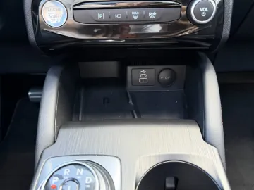 Car image 33