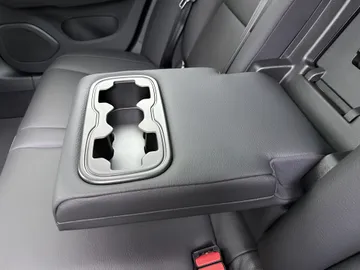Car image 43