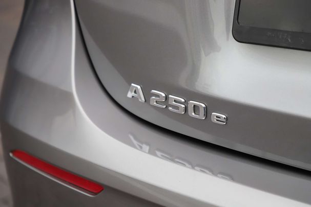 Mercedes-Benz A 250 e 160 kW image number 40