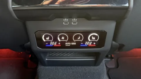 Car image 33