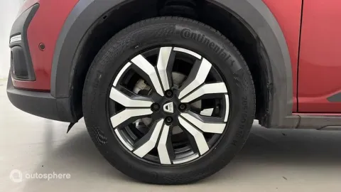 Car image 20