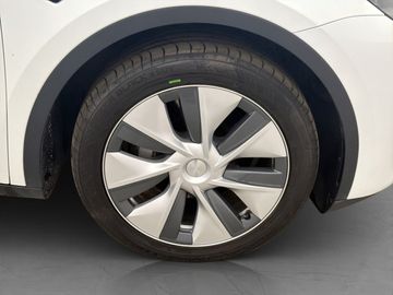 Car image 36