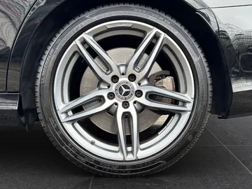 Car image 38
