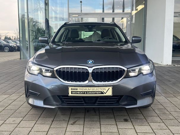 BMW 330e Touring Advantage 215 kW image number 2