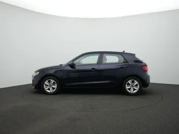 Car image 25