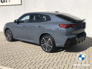 Car image 32