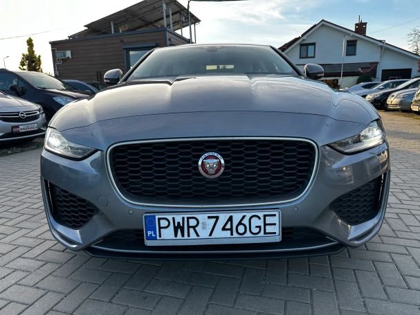 Jaguar XE 132 kW image number 37