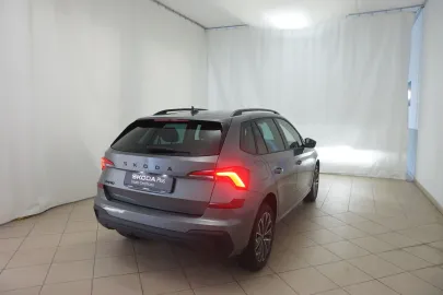Car image 26