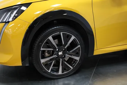 Car image 27