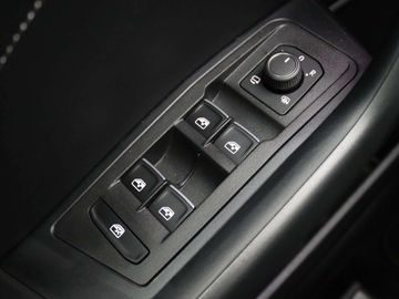 Car image 37