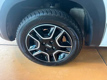 Car image 25