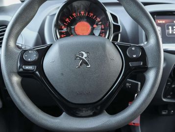 Car image 23