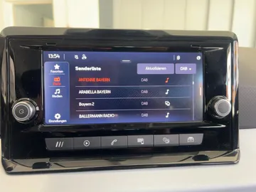 Car image 23