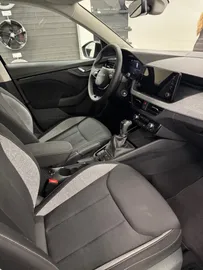 Car image 20
