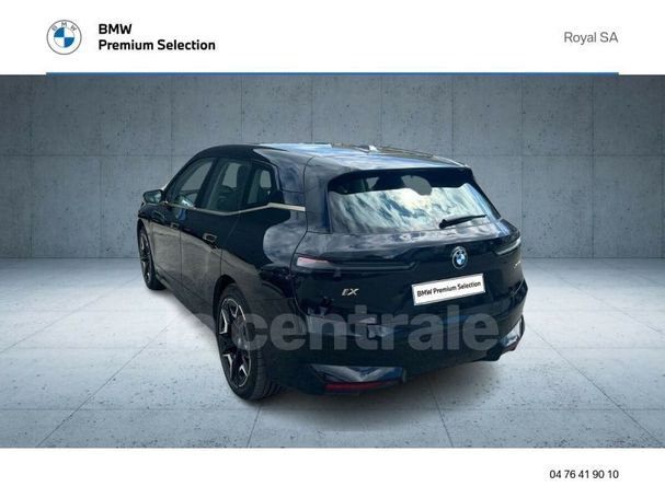 BMW iX xDrive40 240 kW image number 1