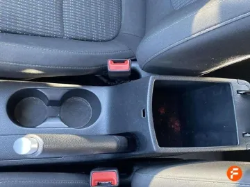Car image 27