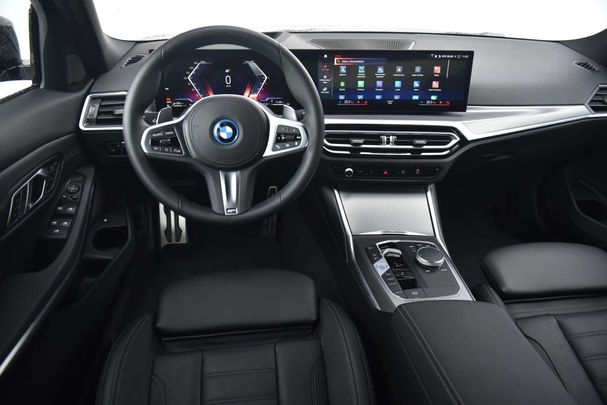 BMW 330 e xDrive 215 kW image number 22