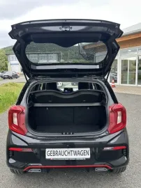 Car image 26