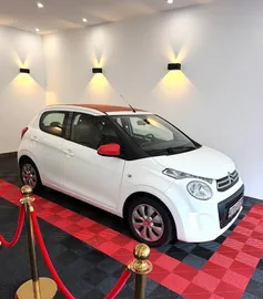 Car image 2